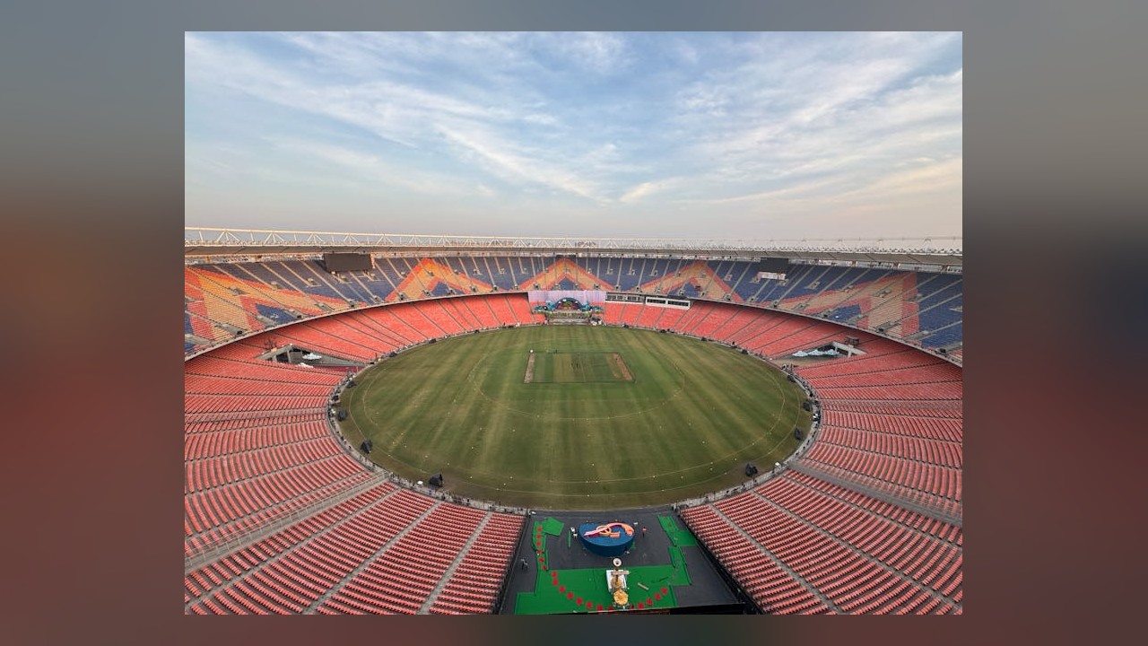 IPL 2026 Playoff Race: A Tale of Momentum and Squad Rotations