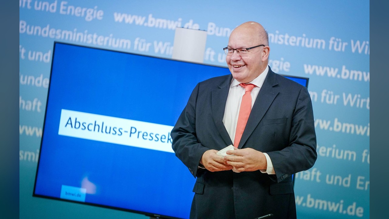 Analysis: Altmaier
