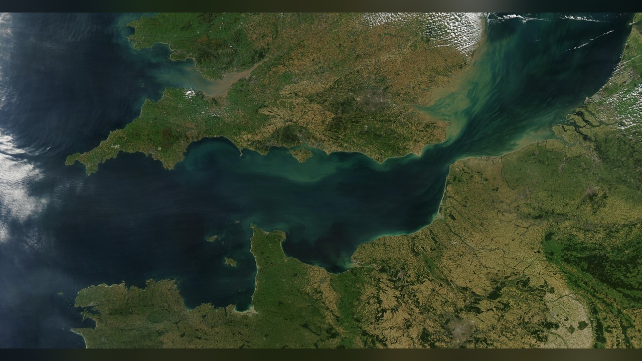 Analysis: English Channel Migrant Crossings